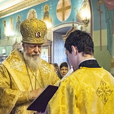 10 ноября, в день памяти великомученицы Параскевы Пятницы, в храме Быдреевского Кресто-Воздвиженского женского монастыря епископ Городецкий и Ветлужский Августин совершил Божественную литургию