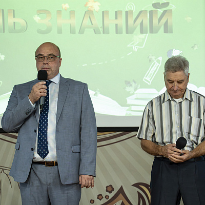 В День знаний епископ Городецкий и Ветлужский Парамон принял участие в линейке в Городецком губернском колледже