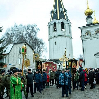 Епископ Городецкий и Ветлужский Августин возглавил традиционный Александро-Невский крестный ход по Городцу