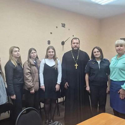 Клирик Воскресенского благочиния Нижегородской епархии провел духовные беседы с сотрудниками Росгвардии и МВД