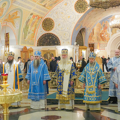 Митрополит Георгий сослужил митрополиту Каширскому Феогносту на Божественной литургии в Храме Христа Спасителя