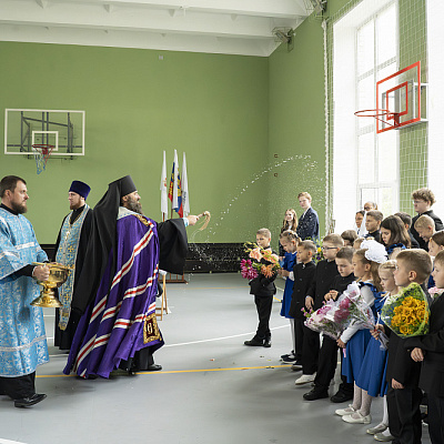 Епископ Городецкий и Ветлужский Парамон совершил молебен на начало нового учебного года в Заволжской православной гимназии