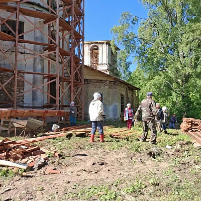 В храмах Сокольского благочиния прошли трудовые субботники