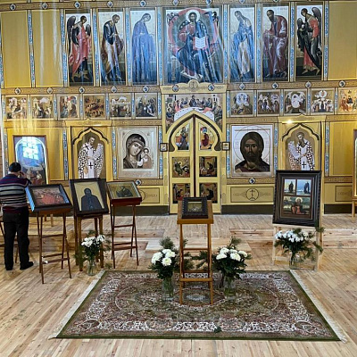 В праздник святителя Николая Чудотворца, в храме в честь преподобных Макария Унженского, Варнавы Ветлужского и Тихона Луховского посёлка Лапшанга Варнавинского благочиния, состоялась Божественная литургия 
