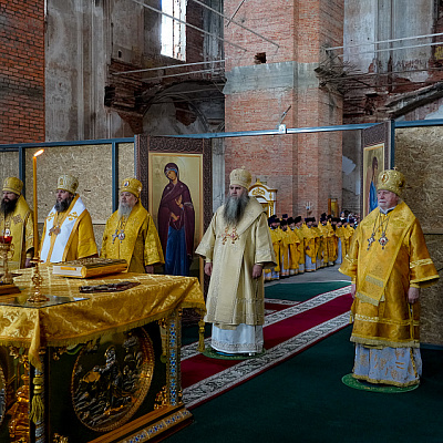 Епископ Городецкий и Ветлужский Парамон сослужил Главе Нижегородской митрополии на первой Божественной литургии в Троицком соборе Выксунского Иверского монастыря со времени закрытия обители