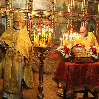 В храме Великомученицы Екатерины г. Ветлуга торжественно встретили ковчег с частицей честных мощей святого Георгия Победоносца