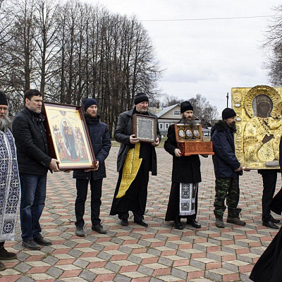 Крестные ходы вокруг населенных пунктов, входящих в каноническую территорию храмов, прошли в Городецкой епархии 