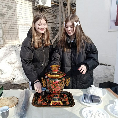 При храме в честь Трех Святителей г. Урень прошел приходской праздник Масленицы