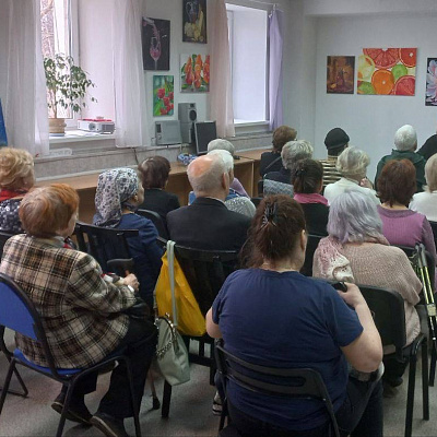 Помощник благочинного Приокского округа провел с читателями библиотеки беседу о смысле Великого поста