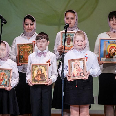 Фотографии с праздника "День ученика Приходской Воскресной школы"