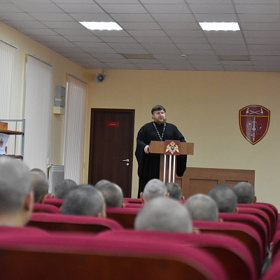 Помощник благочинного Воскресенского округа Нижегородской епархии провел духовную беседу в полку Росгвардии
