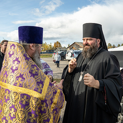 Епископ Городецкий и Ветлужский Парамон совершил освящение креста и купола храма иконы Божией Матери «Знамение» п. Керженец городского округа Семеновский