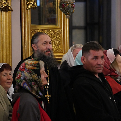 В канун престольного праздника Воскресенского кафедрального собора Арзамаса митрополит Георгий возглавил в нем великую вечерню