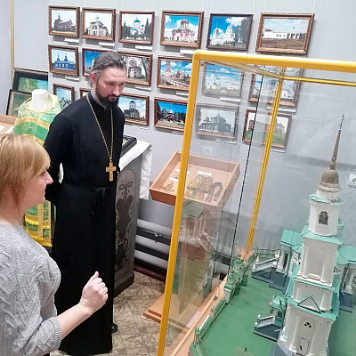 Помощник благочинного Арзамасского района провел духовную беседу в музейно-выставочном центре поселка Выездное