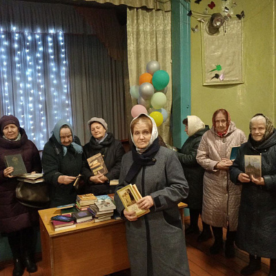 Клирик Борского благочиния провел духовную беседу с читателями библиотеки поселка Керженец
