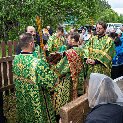 В праздник Святой Троицы епископ Городецкий и Ветлужский Парамон совершил Божественную литургию в храме Пресвятой Живоначальной Троицы с. Троицкое Воскресенского муниципального округа
