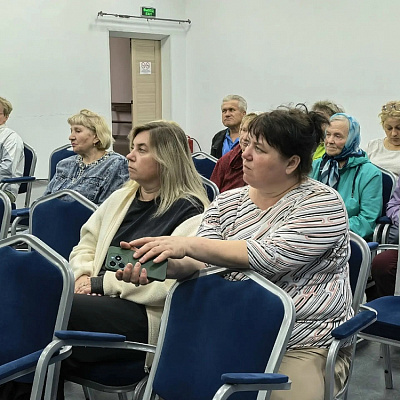В селе Хмелевицы Шахунского округа прошла встреча благочинного с инициативной группой по вопросам возрождения святынь