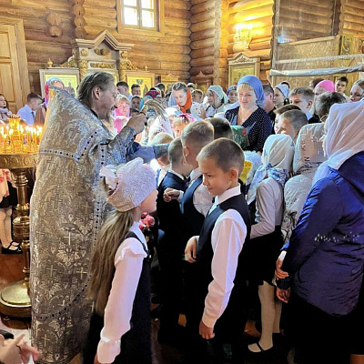 Молебен для школьников в селе Глухово