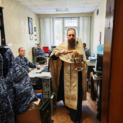Помощник благочинного Автозаводского округа освятил здание подразделения вневедомственной охраны Росгвардии