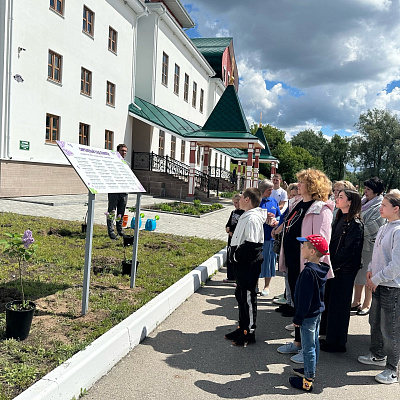 В Борском благочинии состоялась патриотическая акция «Живем и помним»