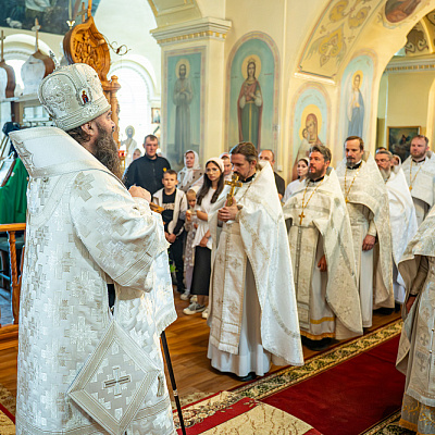 Епископ Городецкий и Ветлужский Парамон совершил Божественную литургию в храме великомученицы Екатерины г. Ветлуга