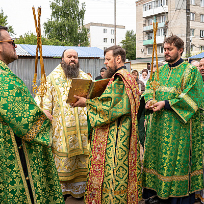 В день Святого Духа епископ Городецкий и Ветлужский Парамон совершил Божественную литургию в храме Святого Духа г. Городца