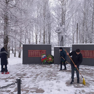 "Тематические трудовые акции" в школах Шарангского муниципального района