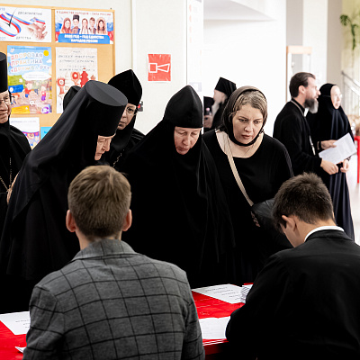Управляющий Нижегородской епархией возглавил в Дивееве круглый стол «Практическое исполнение монашеских обетов в условиях современности»