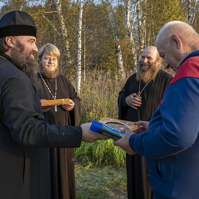 Епископ Городецкий и Ветлужский Парамон совершил молебен апостолу и евангелисту Иоанну Богослову на месте разрушенного соименного храма с. Черное