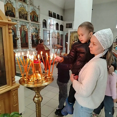 Воспитанники детского сада "Акварель" посетили храм Пресвятой Живоначальной Троицы в поселке Шаранга