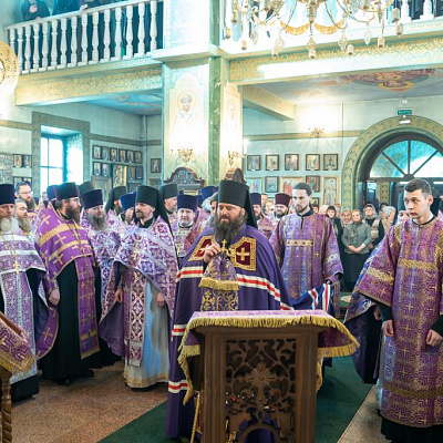 В престольный праздник Городецкого Феодоровского мужского монастыря епископ Городецкий и Ветлужский Парамон совершил Литургию Преждеосвященных Даров