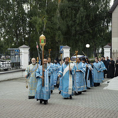В канун праздника Успения Пресвятой Богородицы епископ Городецкий и Ветлужский Парамон совершил Всенощное бдение с чином погребения Божией Матери в Городецком Феодоровском мужском монастыре