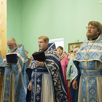 Епископ Городецкий и Ветлужский Парамон совершил малое освящение храма Успения Божией Матери в г. Заволжье