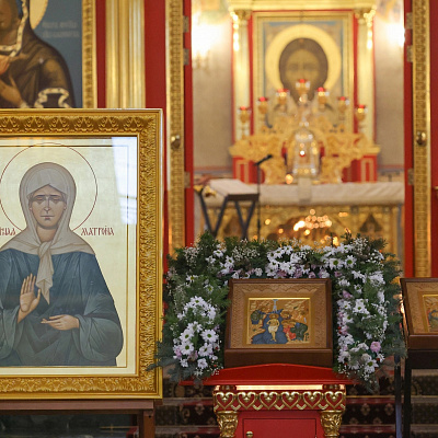 В храме в честь основателей Нижнего Новгорода торжественно встретили икону святой блаженной Матроны Московской
