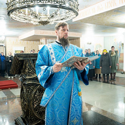 В субботу пятой седмицы Великого поста епископ Городецкий и Ветлужский Парамон совершил Божественную литургию в храме святителя Николая Чудотворца р.п. Красные Баки