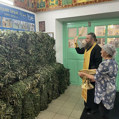 В Шарангском благочинии освятили партию маскировочных сетей для участников СВО