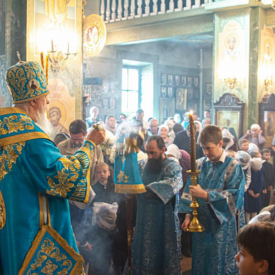 В Престольный праздник иконы Божией Матери «Феодоровская» епископ Городецкий и Ветлужский Августин совершил Божественную литургию в Городецком Феодоровском мужском монастыре