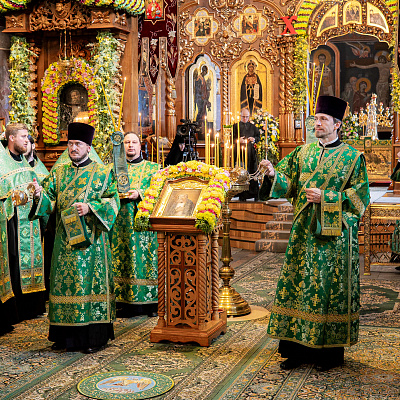 Накануне дня памяти преподобного Серафима Саровского в Дивеевском монастыре состоялось вечернее богослужение