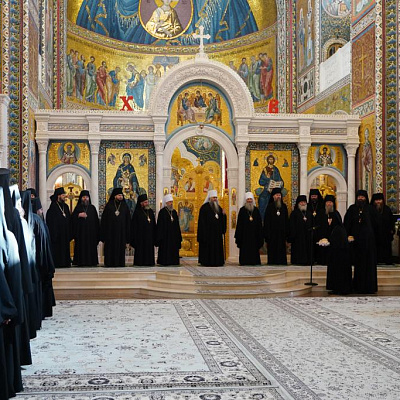 Епископ Городецкий и Ветлужский Парамон сослужил Главе Нижегородской митрополии в Свято-Троицком Серафимо-Дивеевском женском монастыре