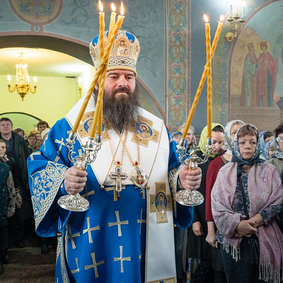 В праздник Благовещения Пресвятой Богородицы епископ Городецкий и Ветлужский Парамон совершил Божественную литургию в храме Пресвятой Живоначальной Троицы г. Заволжье