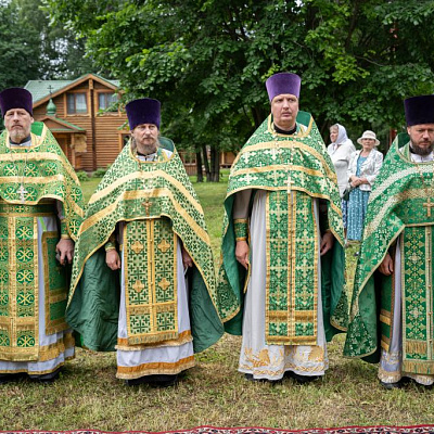 В день преставления преподобного Варнавы Ветлужского епископ Городецкий и Ветлужский Парамон совершил Божественную литургию на площади у одноименного храма р.п. Варнавино