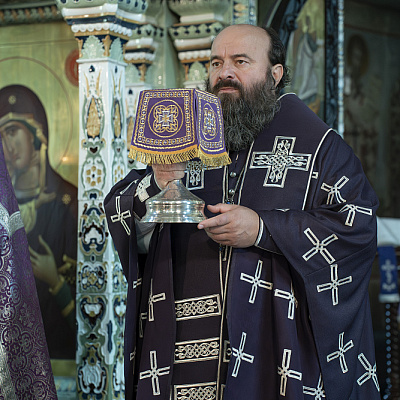 Епископ Городецкий и Ветлужский Парамон совершил Божественную литургию в Городецком Феодоровском мужском монастыре