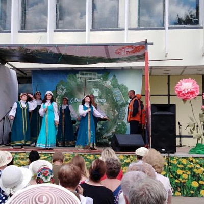 День поселка Сухобезводное