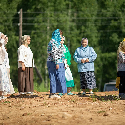 В селе Дмитриевское Сокольского благочиния на месте утраченного храма была совершена Божественная литургия