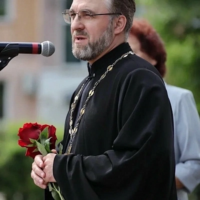 Настоятель Никольского храма поселка Тоншаево принял участие в митинге, посвященном Дню памяти и скорби