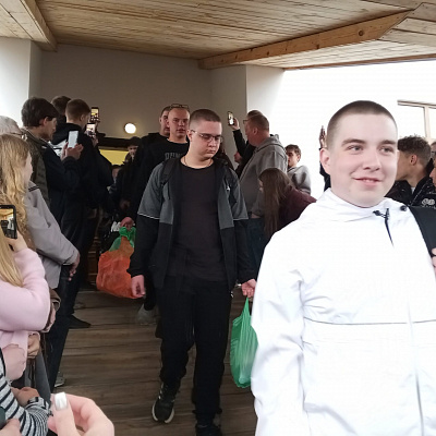 Помощник благочинного Борского округа благословил призывников перед отправкой на срочную военную службу