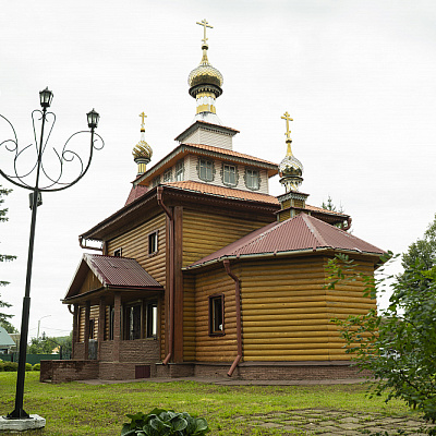 Епископ Городецкий и Ветлужский Парамон совершил Божественную литургию в храме Воздвижения Креста Господня р.п. Тонкино