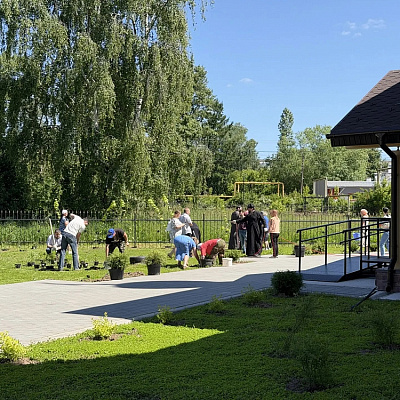 Епископ Городецкий и Ветлужский Парамон возглавил работы по благоустройству территории храма святителя Николая Чудотворца г. Городца