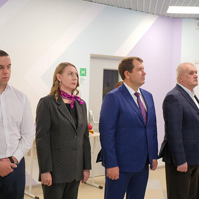 Епископ Гедеон освятил здание новой школы №1 в Выксе