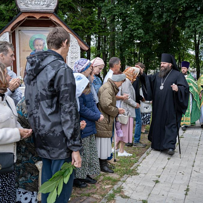 В день преставления преподобного Варнавы Ветлужского епископ Городецкий и Ветлужский Парамон совершил Божественную литургию на площади у одноименного храма р.п. Варнавино